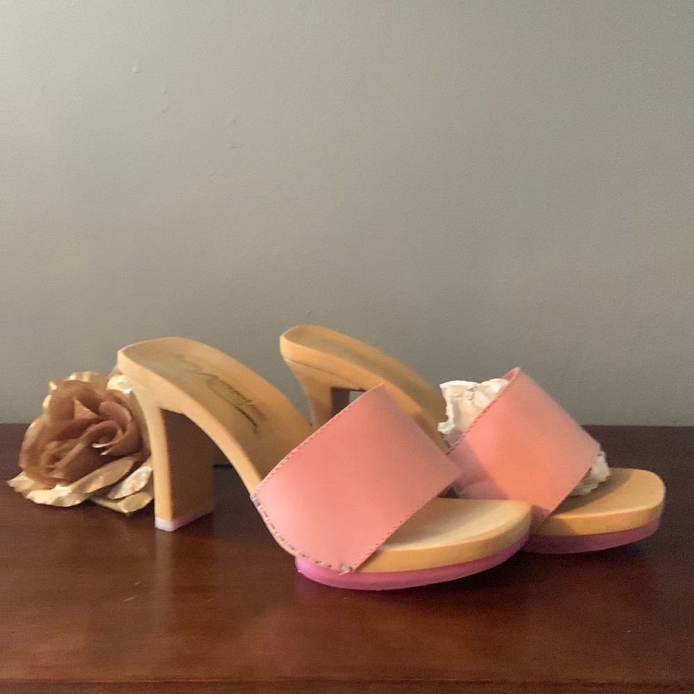 NUBUCK leather pink 3 1/2 inch slides. Pink sole. Made in Italy. Size 7